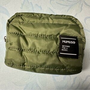 Mumuso make up bag green puffer
